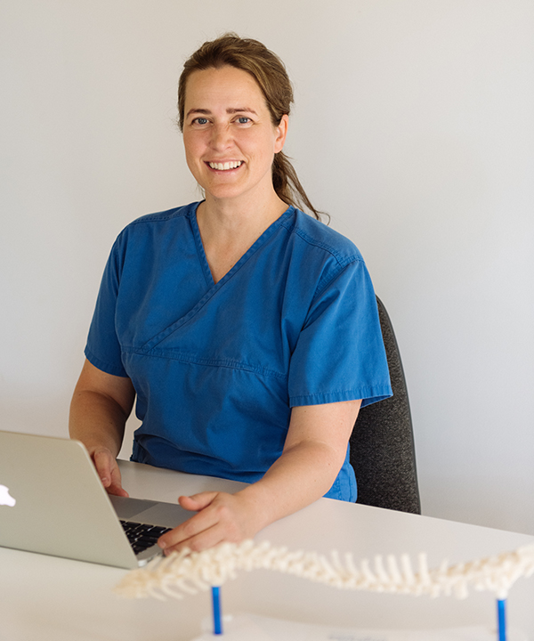 Dr Nina Lorenz Veterinary Specialist